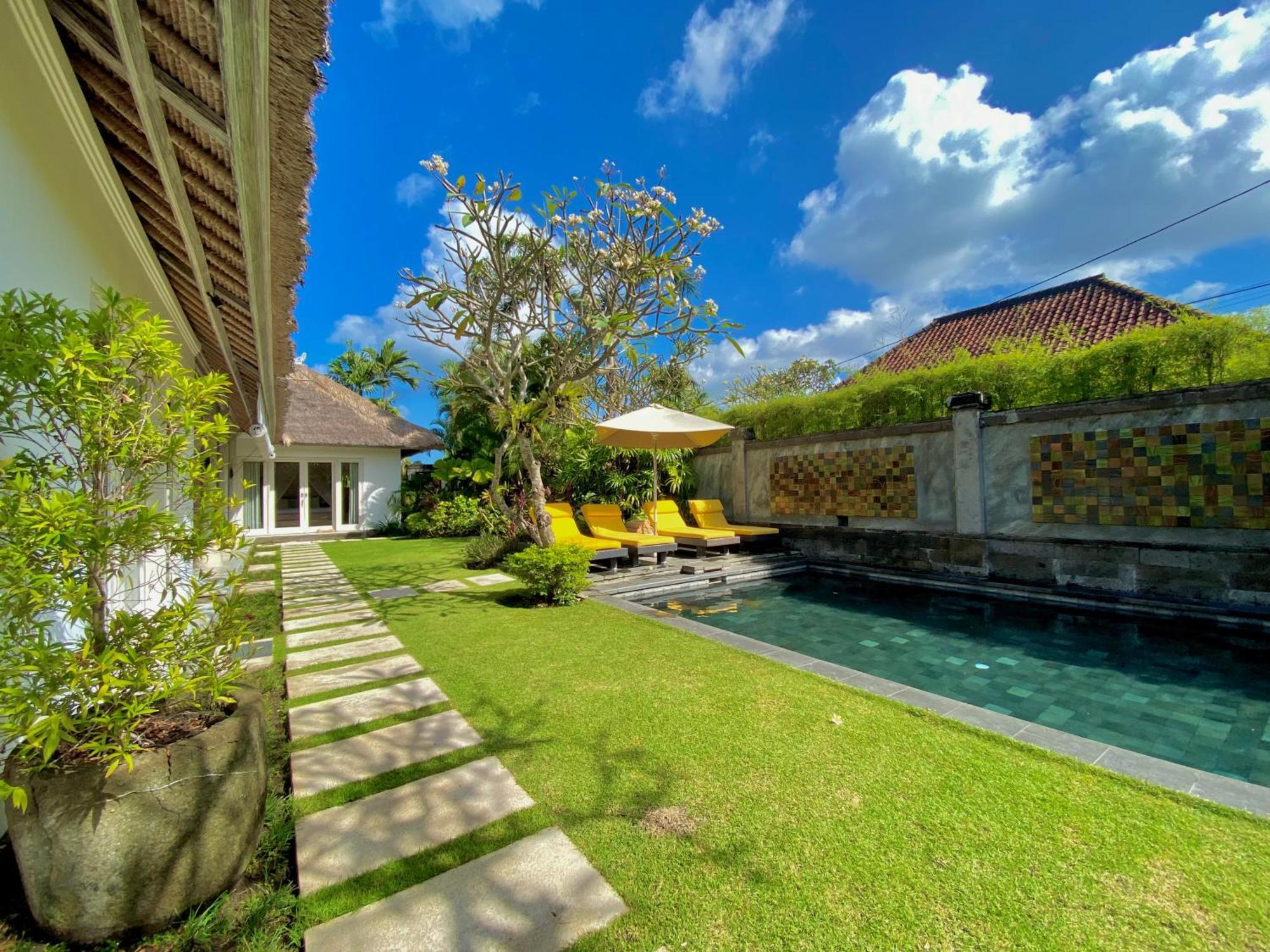 Serene Villas Seminyak Exteriör bild