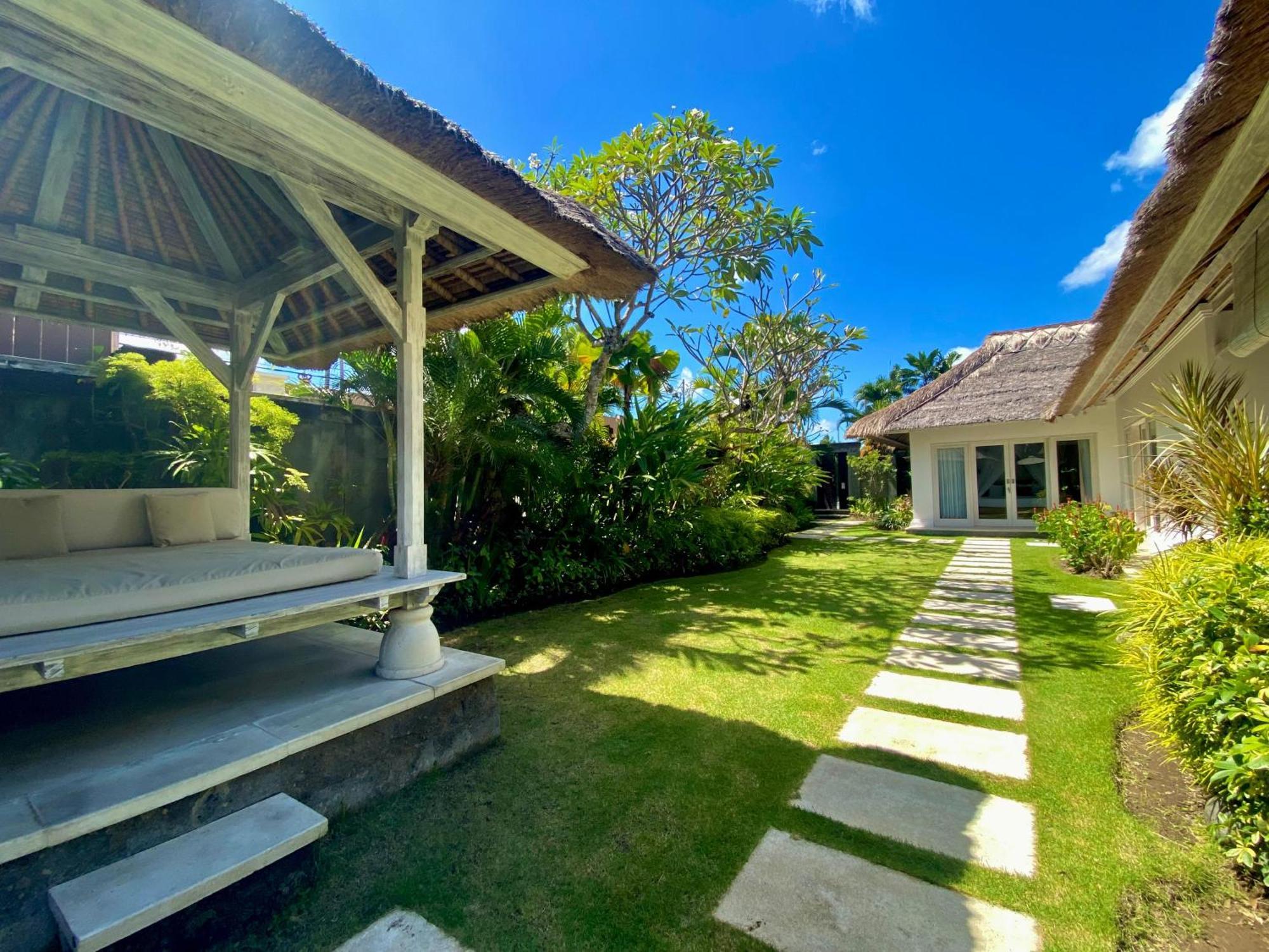 Serene Villas Seminyak Exteriör bild